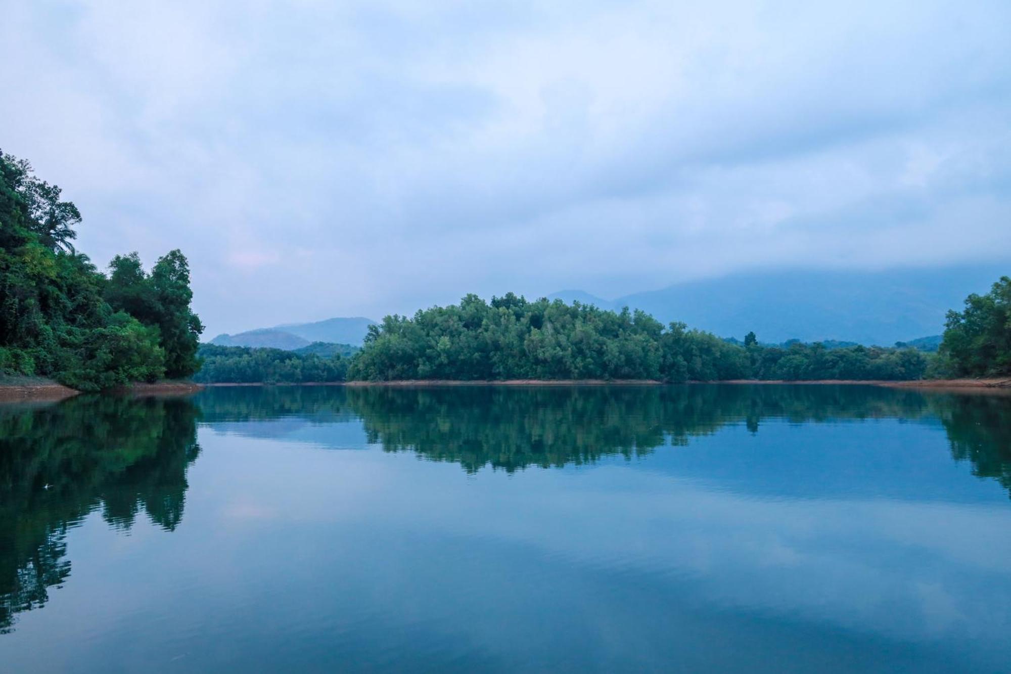 Hotel Serene Aqua Hills Kozhikode Mennanyam Esterno foto