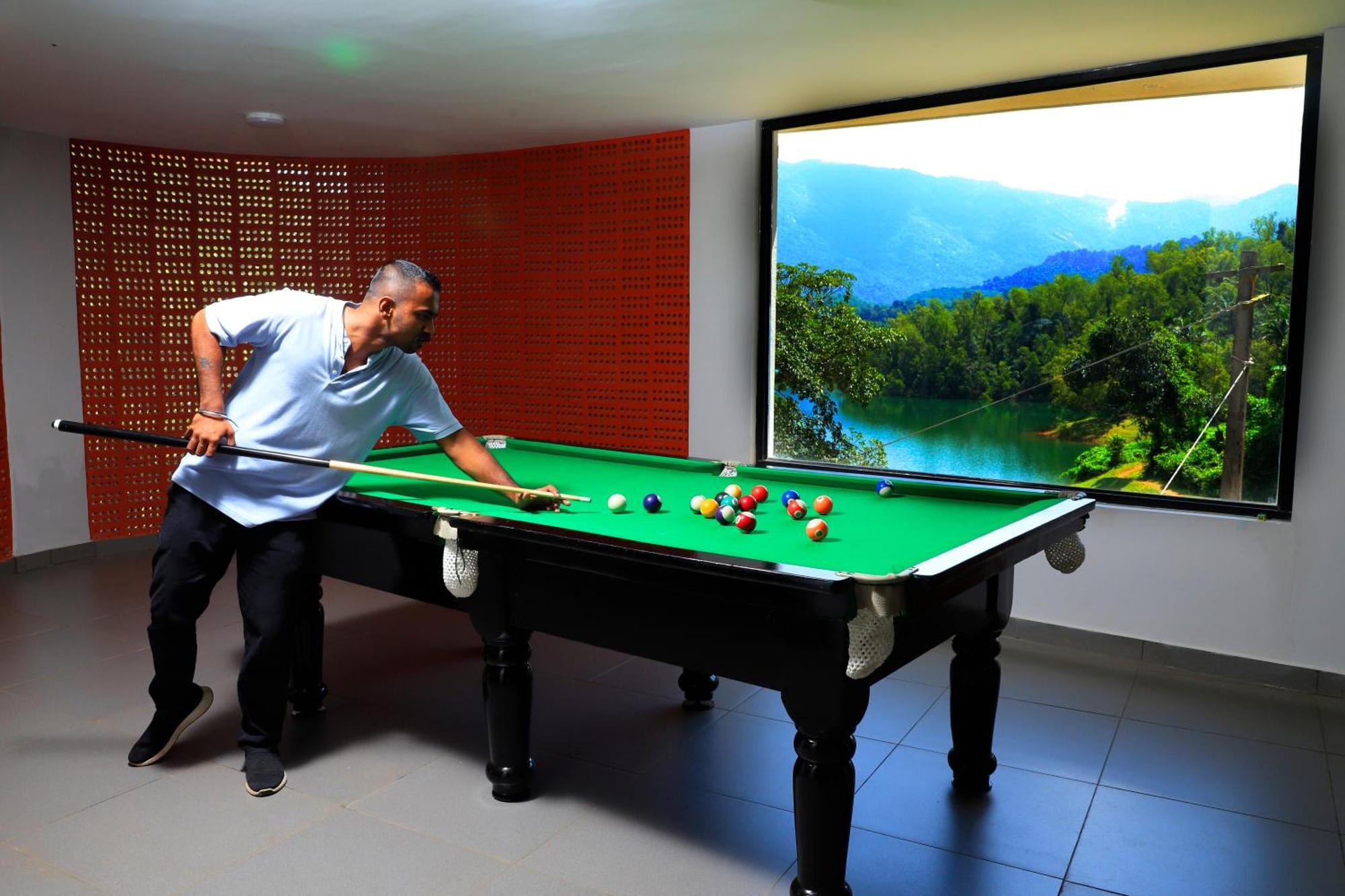 Hotel Serene Aqua Hills Kozhikode Mennanyam Esterno foto