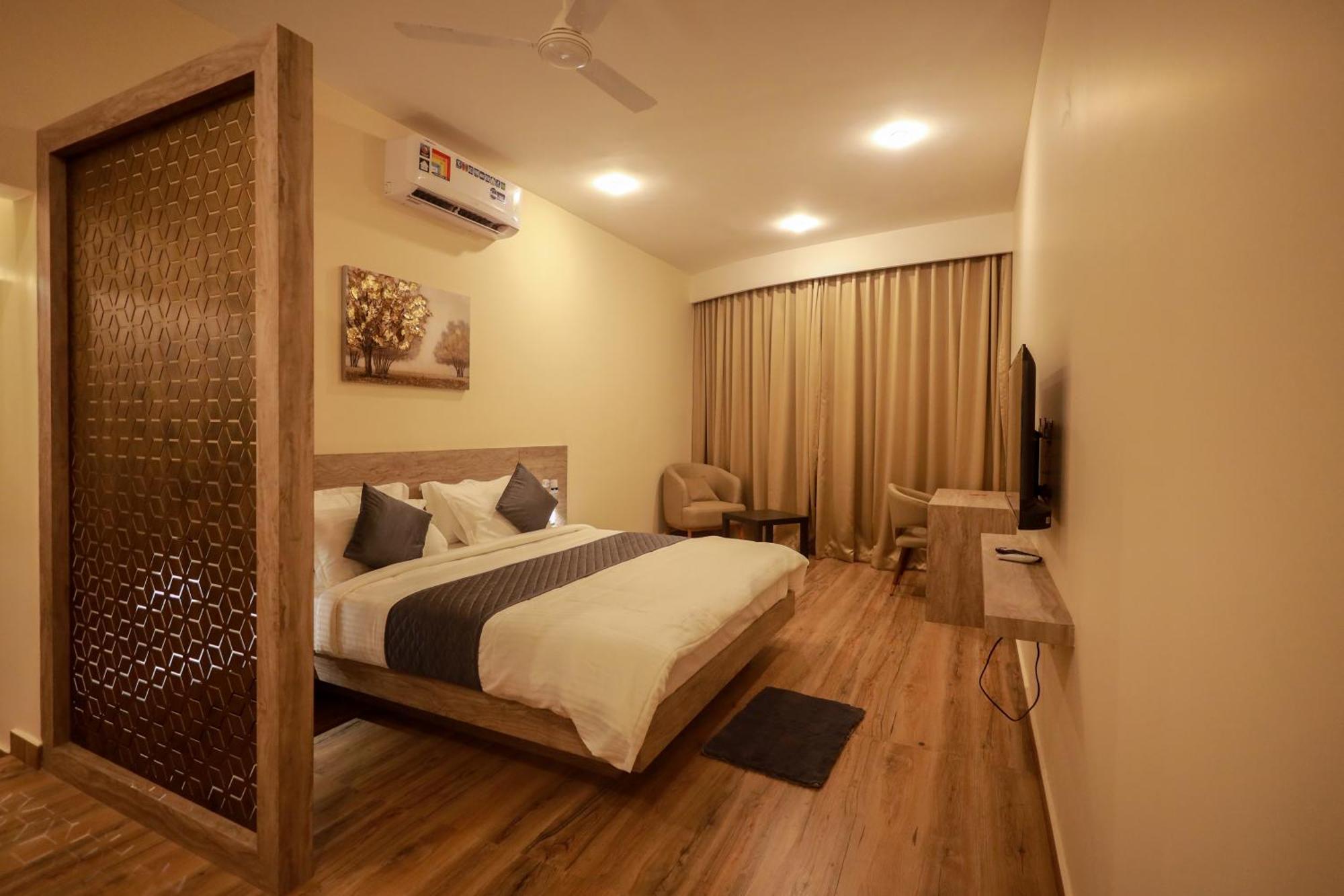Hotel Serene Aqua Hills Kozhikode Mennanyam Esterno foto