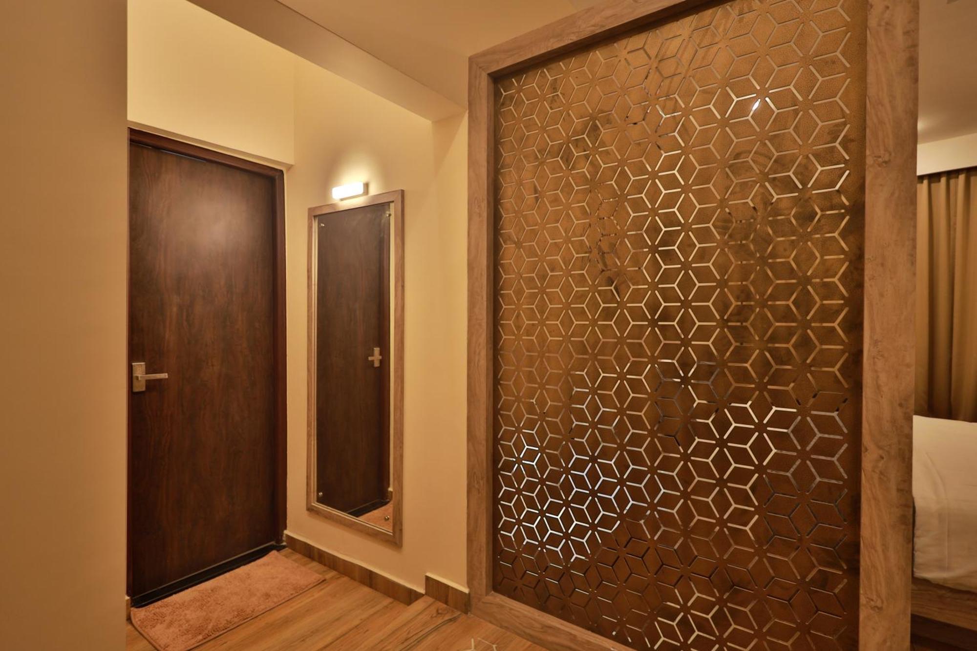 Hotel Serene Aqua Hills Kozhikode Mennanyam Esterno foto